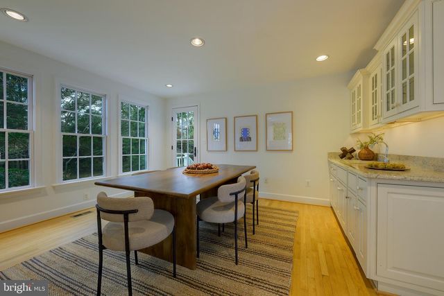 2625 S HAYES ST, Arlington, VA 22202