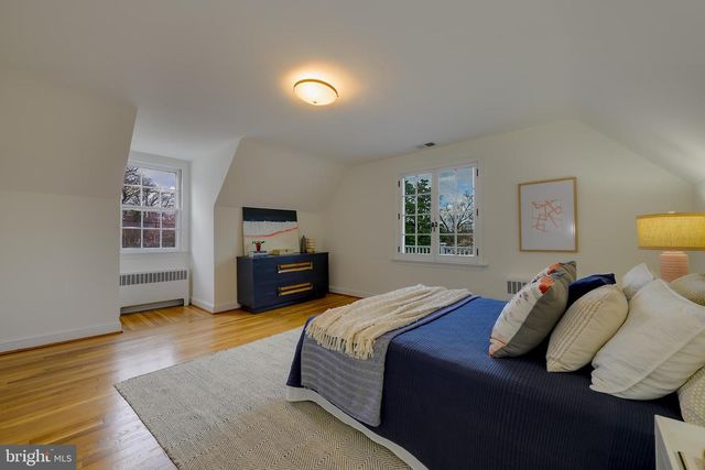 2625 S HAYES ST, Arlington, VA 22202