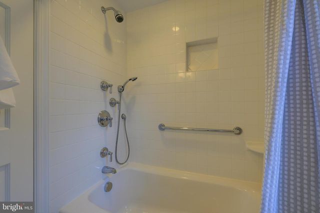 2625 S HAYES ST, Arlington, VA 22202