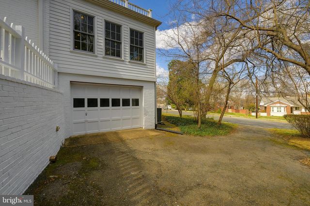 2625 S HAYES ST, Arlington, VA 22202