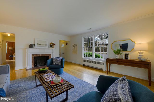 2625 S HAYES ST, Arlington, VA 22202