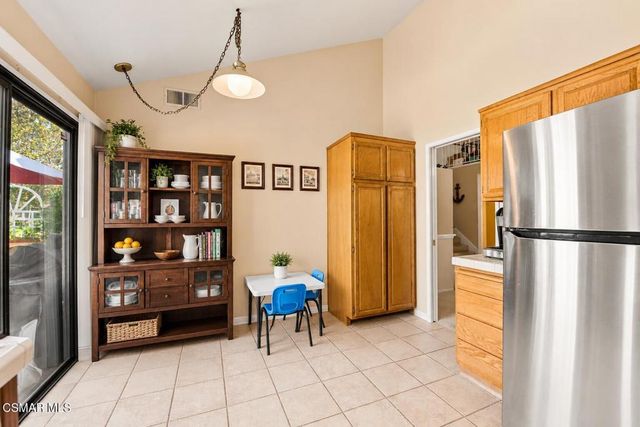330 Country Club Drive A, Simi Valley, CA 93065