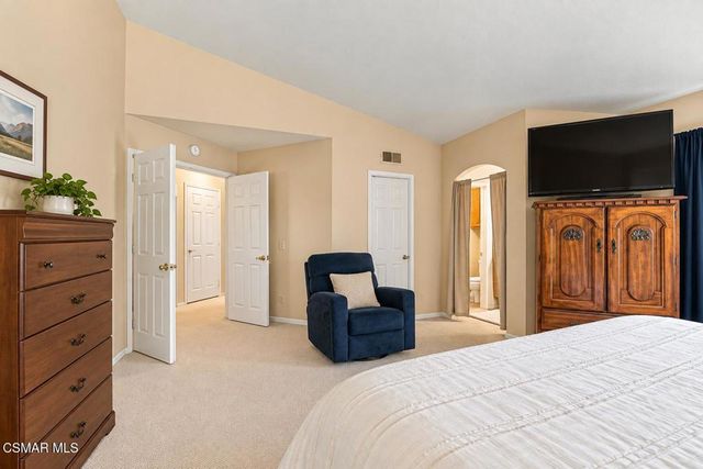 330 Country Club Drive A, Simi Valley, CA 93065