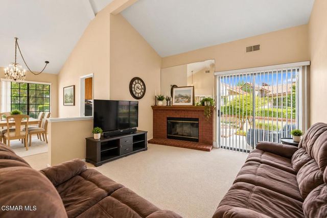 330 Country Club Drive A, Simi Valley, CA 93065