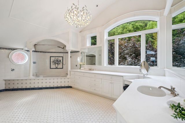 189 Upper Springs Road, Stowe, VT 05672