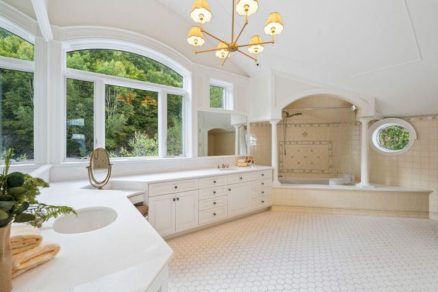 189 Upper Springs Road, Stowe, VT 05672