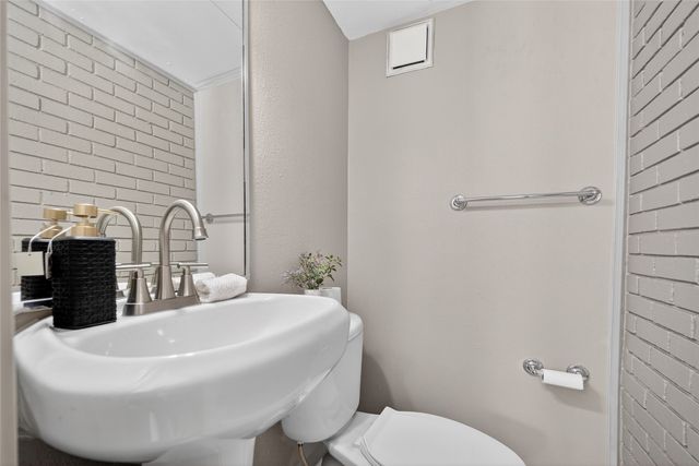 10109 Regal Park Lane 117, Dallas, TX 75230