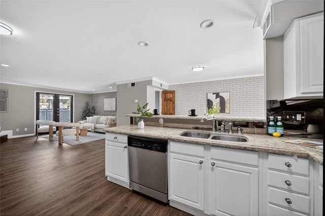 10109 Regal Park Lane 117, Dallas, TX 75230