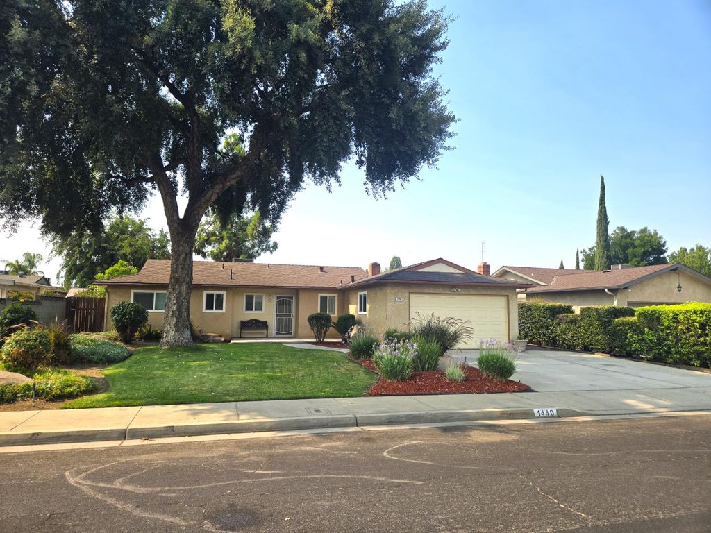 1440 Purvis Avenue, Clovis, CA 93611