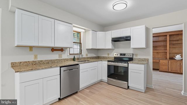 2425 HARPOON DR, Stafford, VA 22554