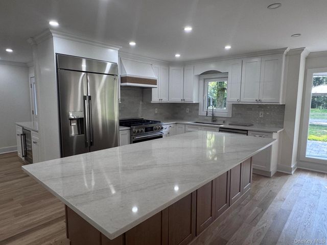 135 Church Road, Great River, NY 11739