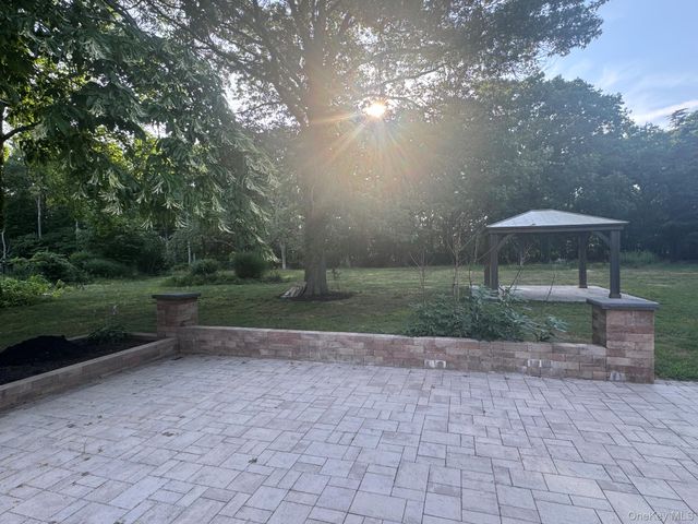 135 Church Road, Great River, NY 11739