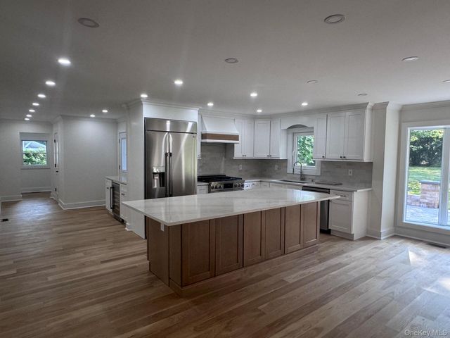 135 Church Road, Great River, NY 11739