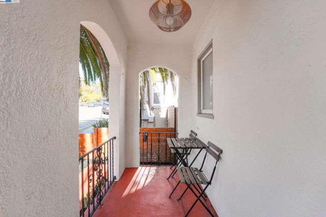 2700 26Th Ave, Oakland, CA 94601