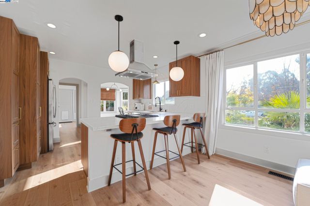 2700 26Th Ave, Oakland, CA 94601