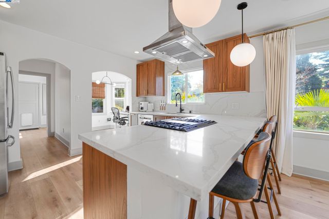 2700 26Th Ave, Oakland, CA 94601