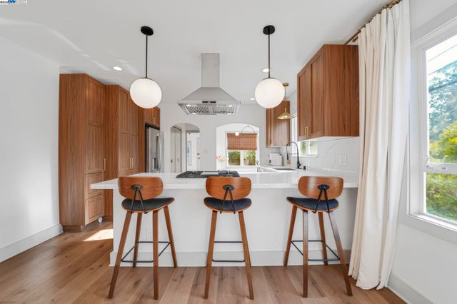 2700 26Th Ave, Oakland, CA 94601