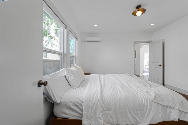 2700 26Th Ave, Oakland, CA 94601