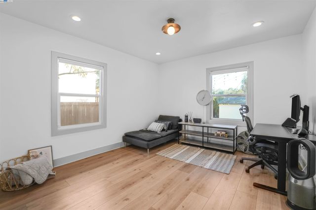 2700 26Th Ave, Oakland, CA 94601