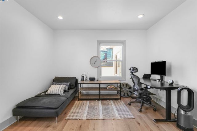 2700 26Th Ave, Oakland, CA 94601