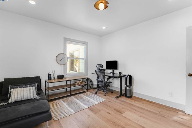 2700 26Th Ave, Oakland, CA 94601