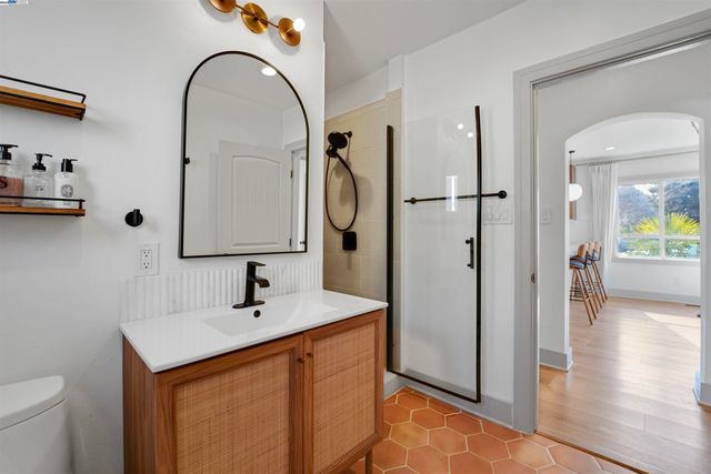 2700 26Th Ave, Oakland, CA 94601