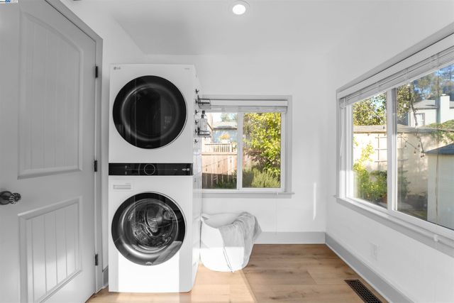 2700 26Th Ave, Oakland, CA 94601