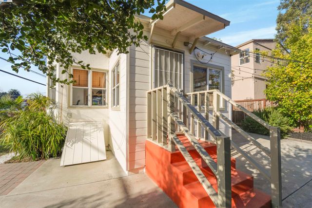 2700 26Th Ave, Oakland, CA 94601