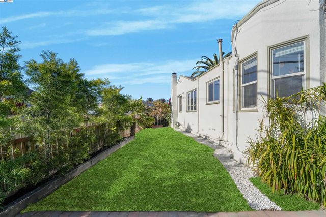 2700 26Th Ave, Oakland, CA 94601