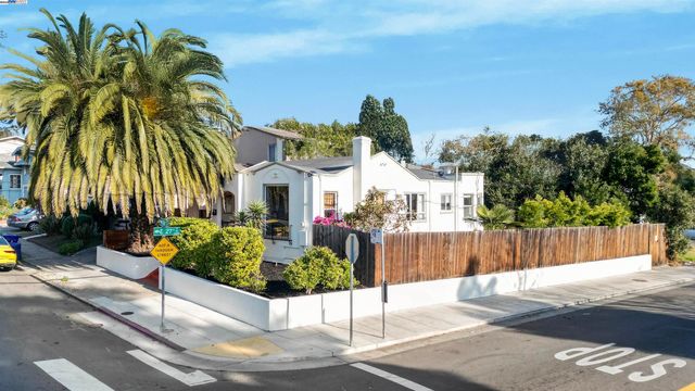 2700 26Th Ave, Oakland, CA 94601
