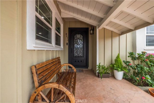 8511 Canterbury, Sun Valley, CA 91352