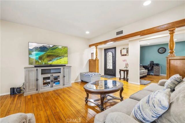 8511 Canterbury, Sun Valley, CA 91352
