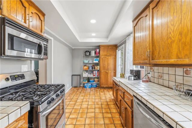 8511 Canterbury, Sun Valley, CA 91352
