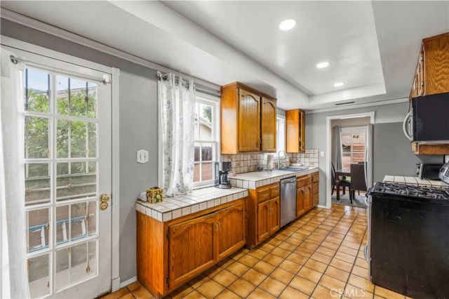8511 Canterbury, Sun Valley, CA 91352