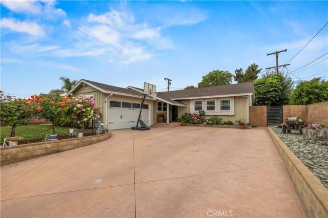 8511 Canterbury, Sun Valley, CA 91352