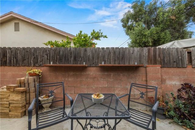 8511 Canterbury, Sun Valley, CA 91352