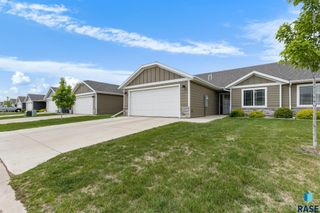 6702 W Gresford Pl, Sioux Falls, SD 57106