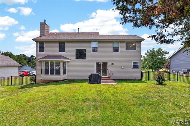 2052 Peine Forest Drive, Wentzville, MO 63385