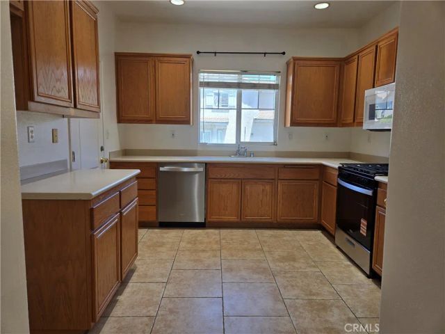 481 N Pinewood, Upland, CA 91786