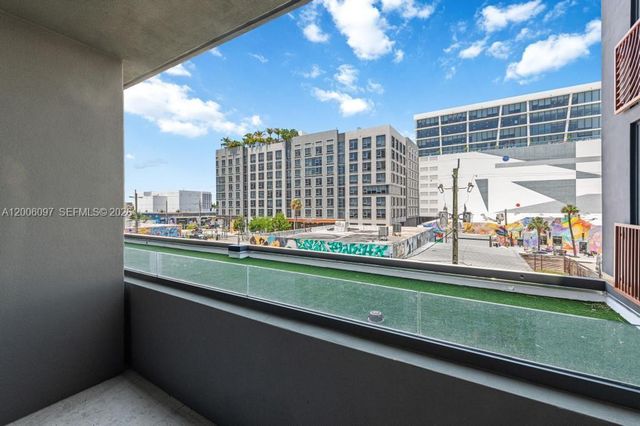 2700 NW 2 238, Miami, FL 33127