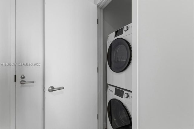 2700 NW 2 238, Miami, FL 33127