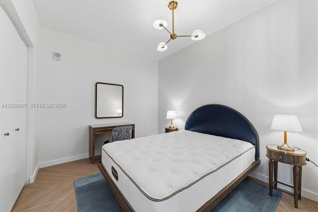 2700 NW 2 238, Miami, FL 33127