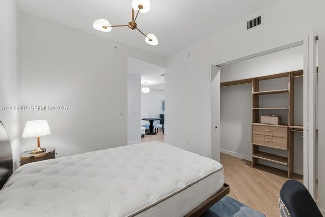 2700 NW 2 238, Miami, FL 33127