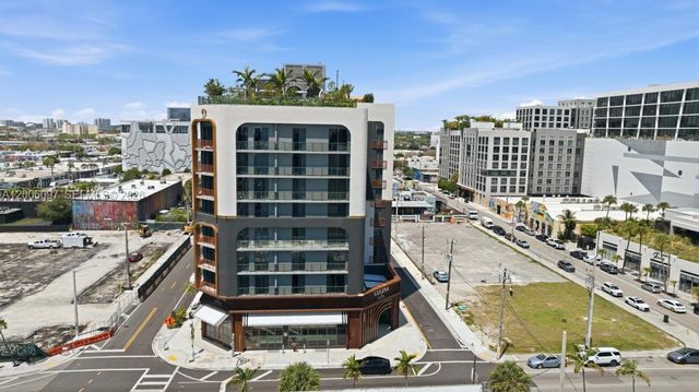 2700 NW 2 238, Miami, FL 33127