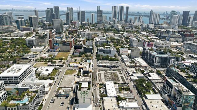 2700 NW 2 238, Miami, FL 33127