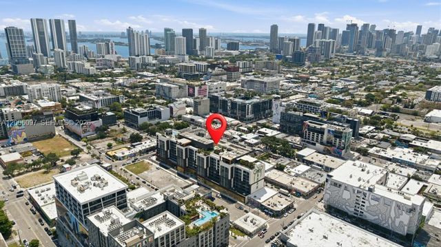 2700 NW 2 238, Miami, FL 33127