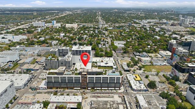 2700 NW 2 238, Miami, FL 33127
