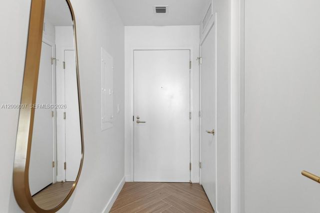 2700 NW 2 238, Miami, FL 33127