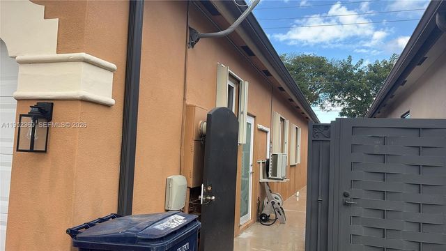 14925 SW 26th Ter 1, Miami, FL 33185