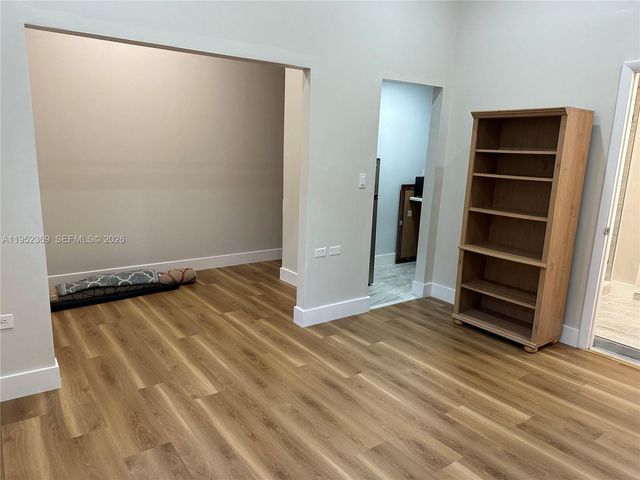 14925 SW 26th Ter 1, Miami, FL 33185